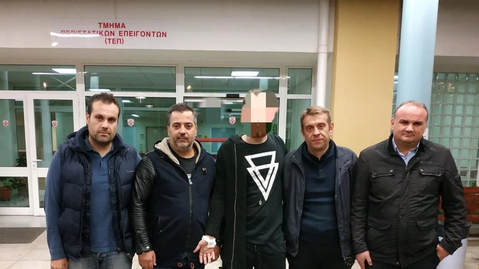 Ένωση Αστυνομικών Υπαλλήλων: «Δολοφονική επίθεση» στο ΑΤ Ομονοίας – Αυτοί είναι οι τραυματίες αστυνομικοί